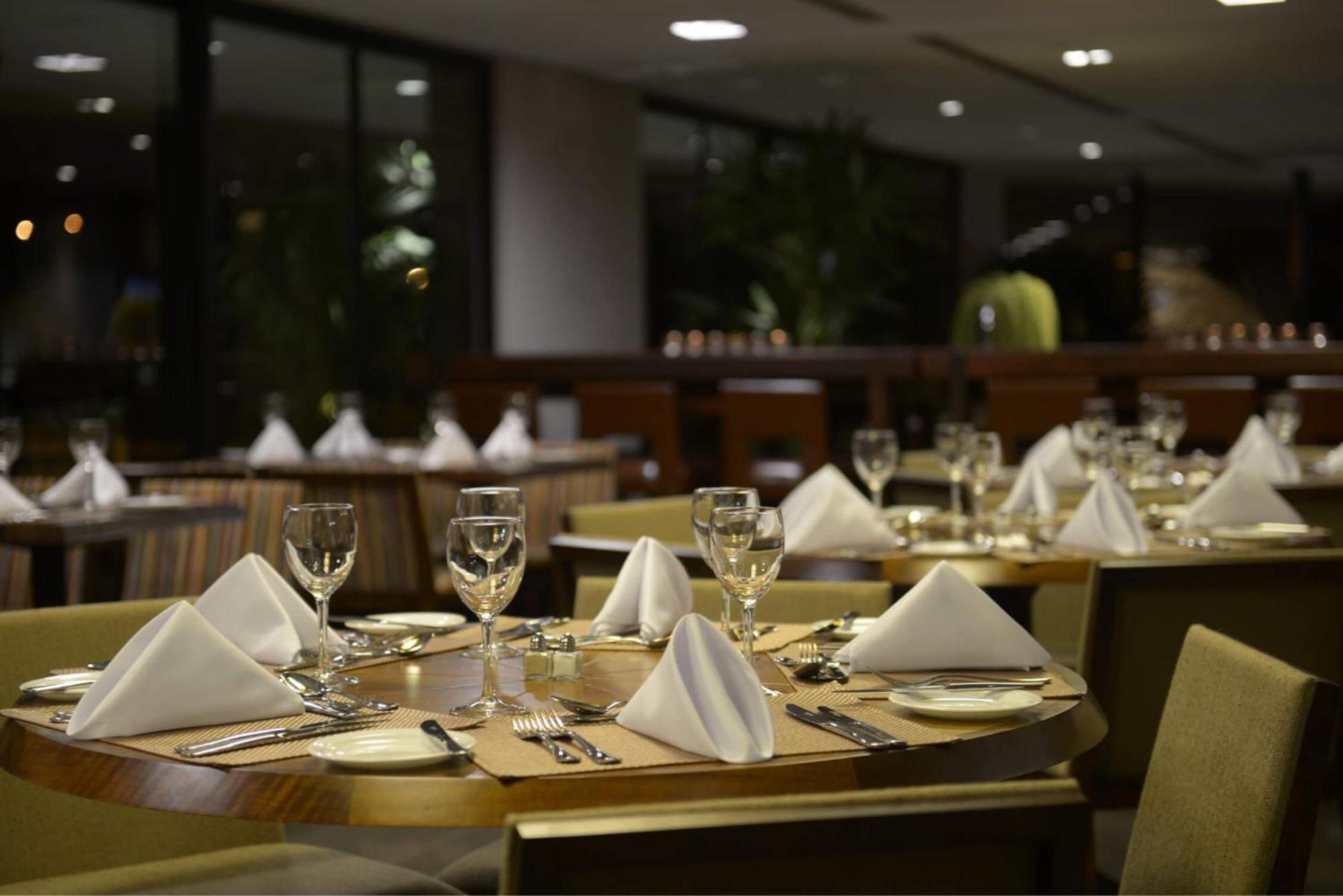 Deville Prime Campo Grande Campo Grande  Bagian luar foto Restaurant