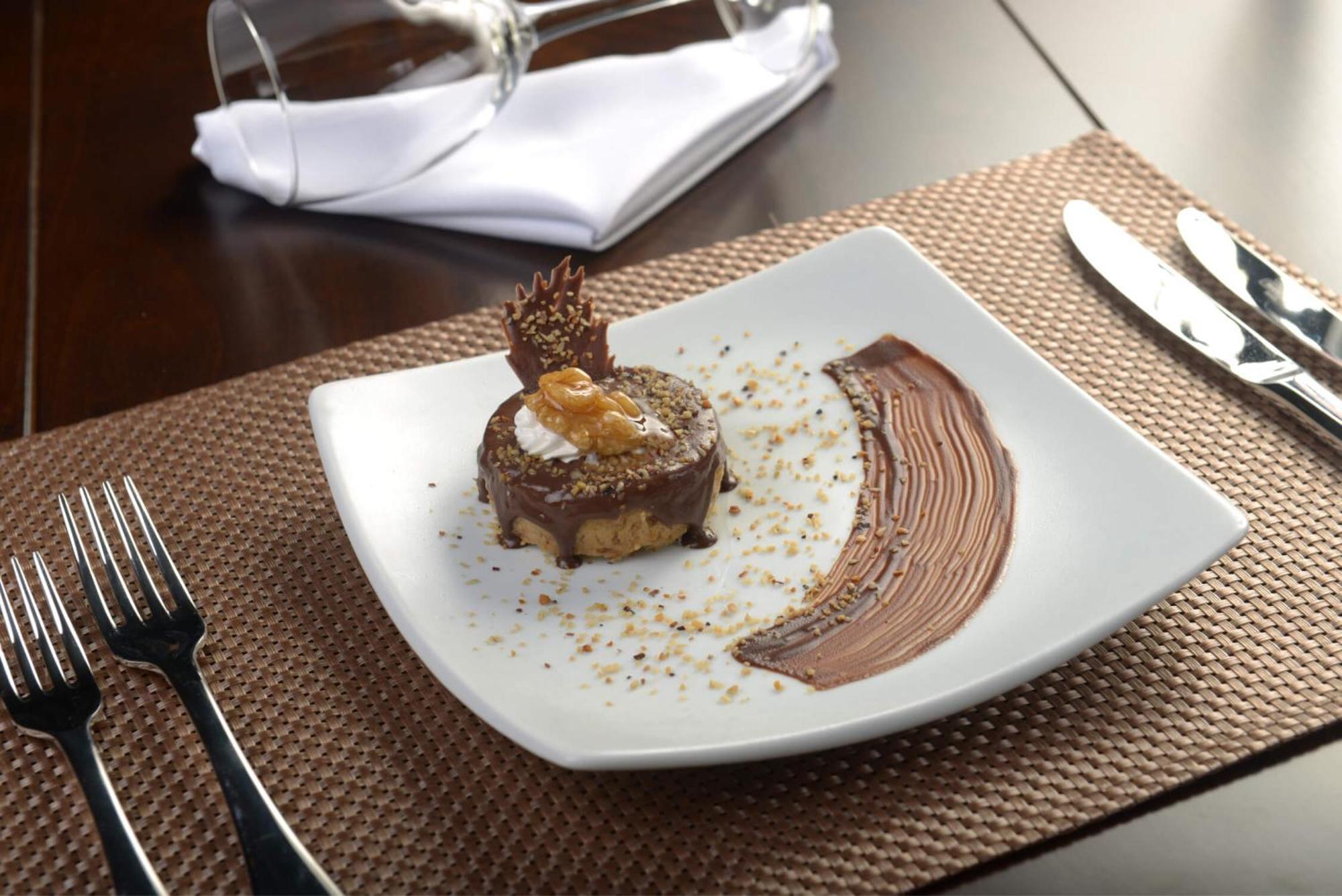 Deville Prime Campo Grande Campo Grande  Bagian luar foto A chocolate dessert