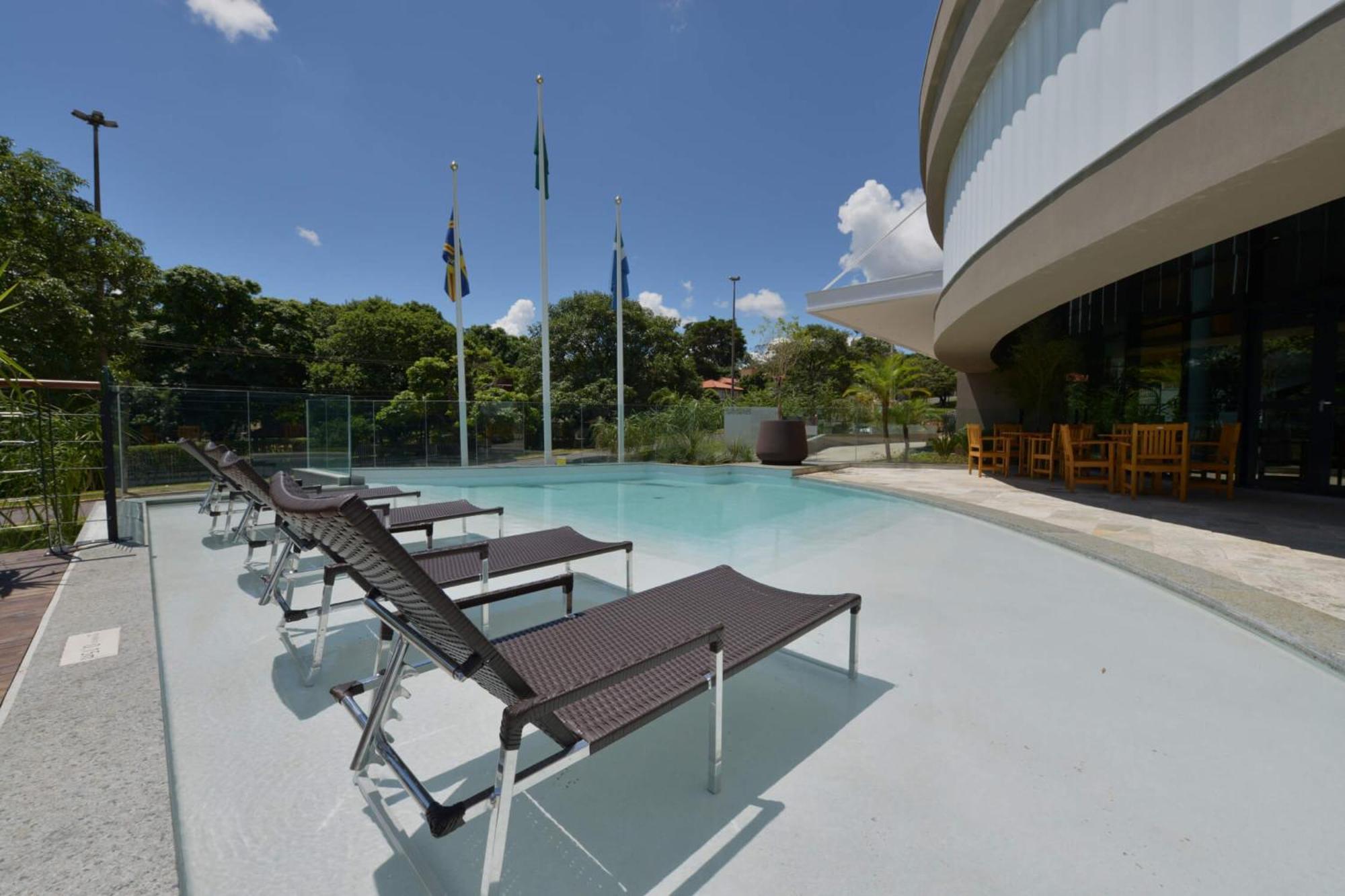 Deville Prime Campo Grande Campo Grande  Bagian luar foto The pool at the hotel